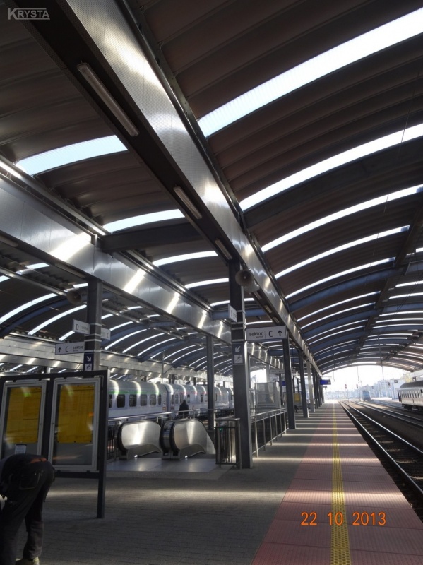 Dworzec Katowice obudowy kanałów z blach nierdzewnych pod dachem 900mb.