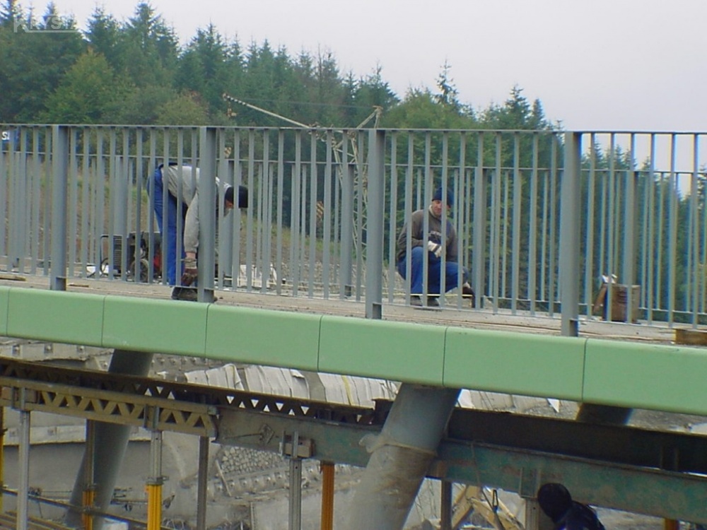 Kładka nad autostradą Zwardoń.