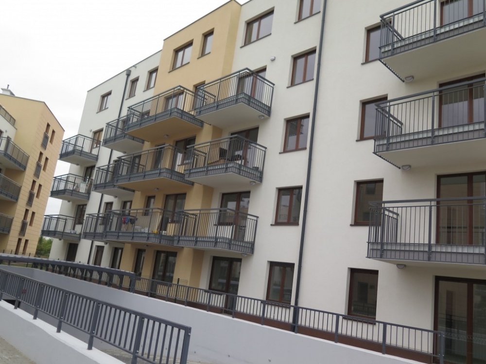 Wrocław Impressio II. Balustrady balkonowe ocynk i malowane proszkowo.800mb.